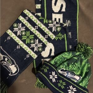 Seattle Seahawks Green and Blue light up Knit Hat and scarf